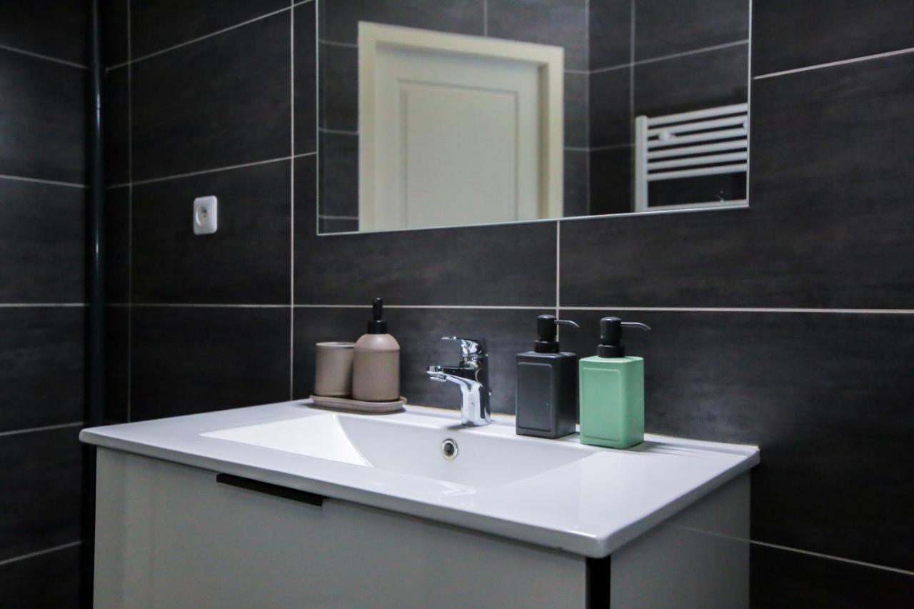 Le Zebre, T1 Hypercentre Chic Et Cosy, Wifi Par Sovalfi Apartment Saint-Etienne  Exterior photo